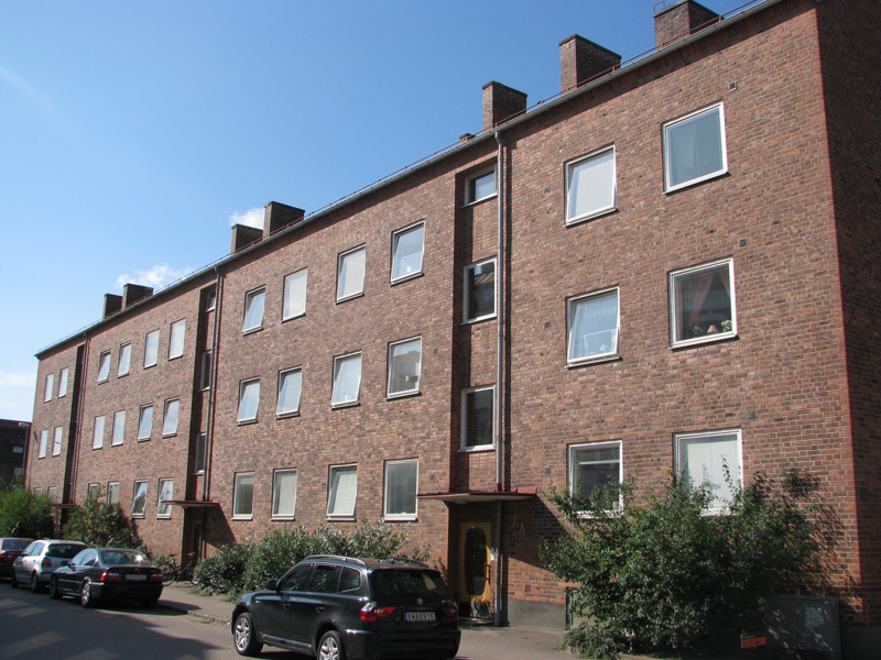 Lägenhetshus på Lokföraregatan i Halmstad.