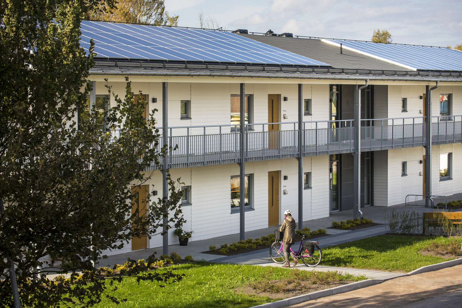Lägenhetshusen på Harplinge Stationsväg.
