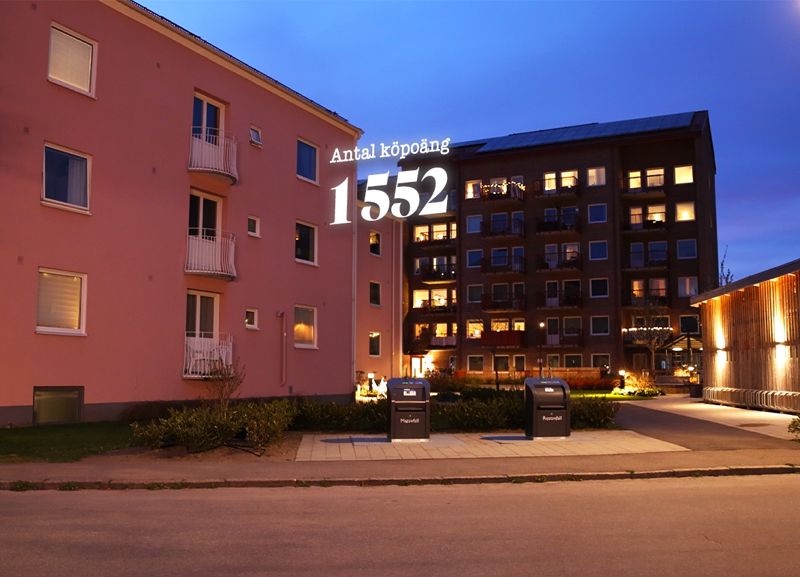 En byggnad med en skylt som det står 1562 på.